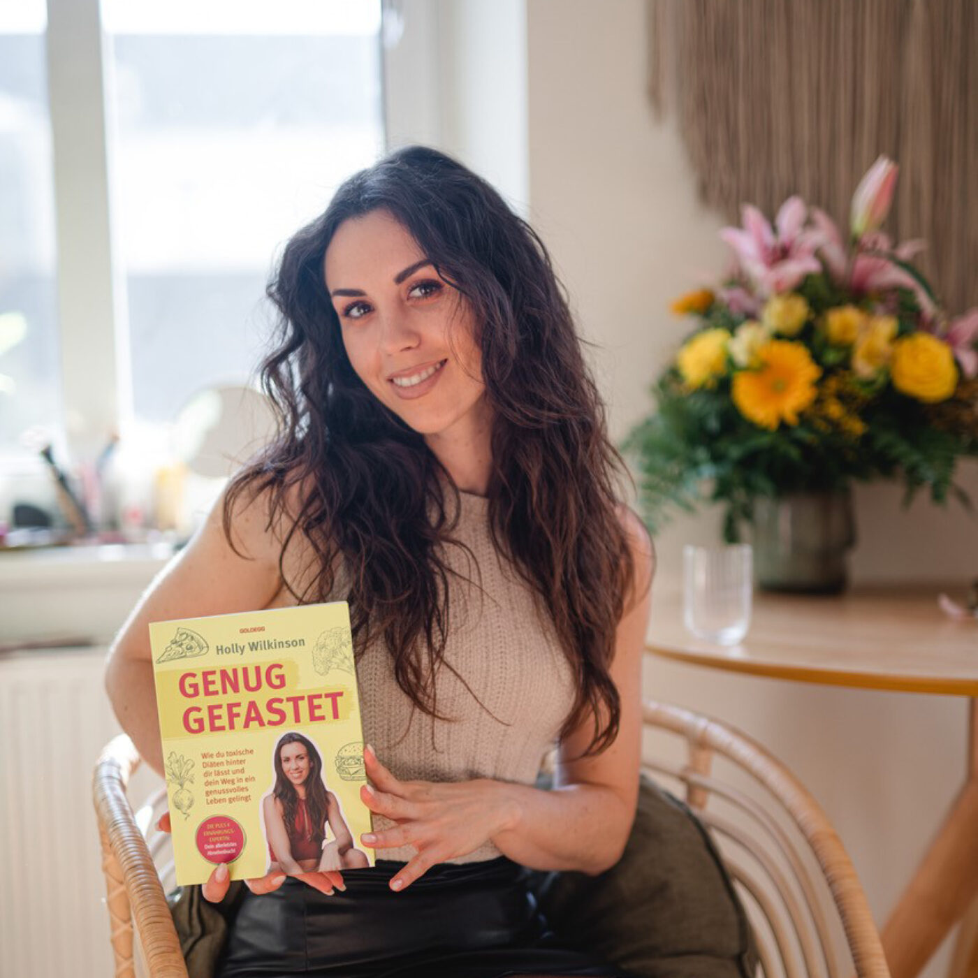 Holly Wilkinson mit ihrem Buch 