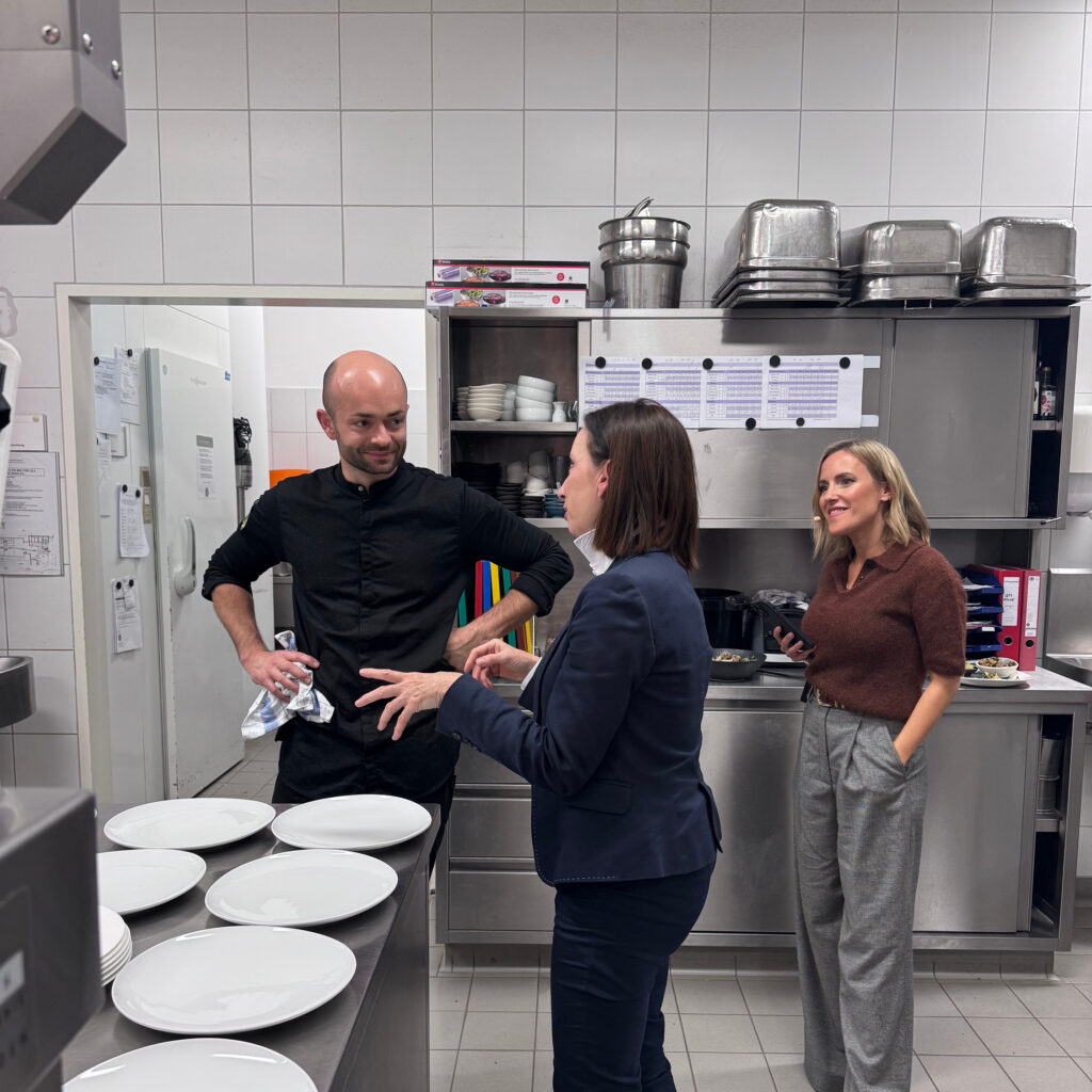 Dr. Macedonia mit kulinario-Küchenchef Sebastian