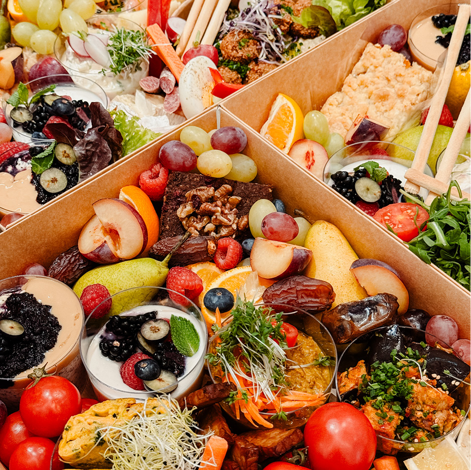 Das Bild zeigt die drei Brunchboxen von kulinario.
