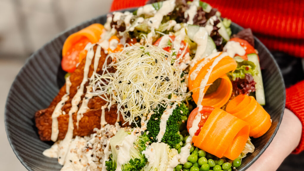 Das Bild zeigt die Holy Jesus Bowl von kulinario ganz aus der Nähe.